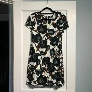 Veronika Maine | Dresses | Veronika Maine Floral Vneck Dress | Poshmark
